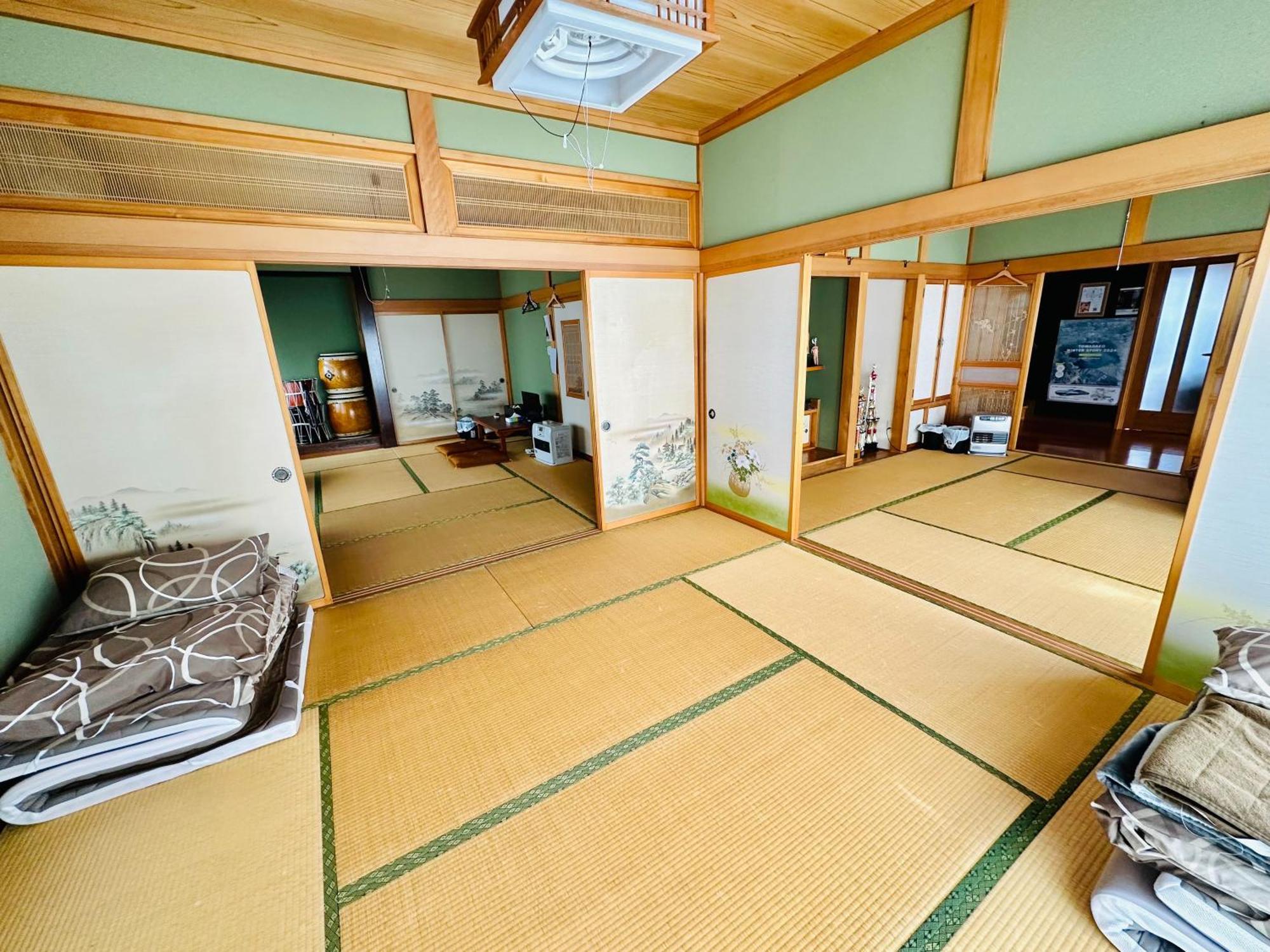 青森伝統芸能を楽しめる繭子の宿 Hachinohe Buitenkant foto